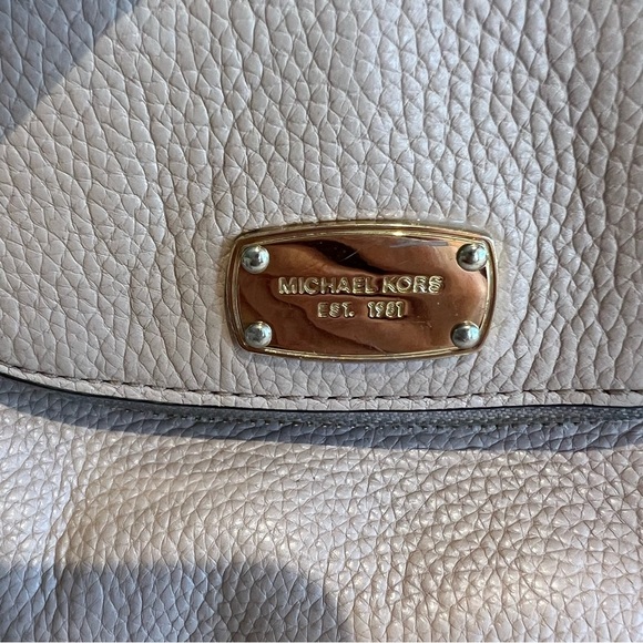 Michael Kors Bedford Crossbody Bag - Picture 5 of 9